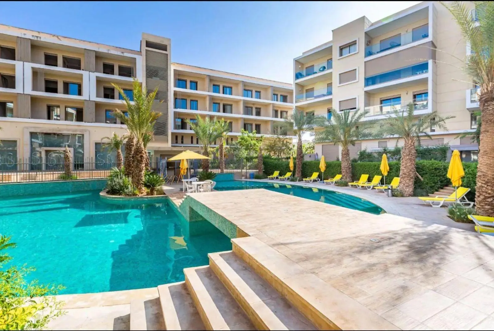 Appartement Luxueux Avec Piscine 10 Minutes Du Centre Ville Marrakesh Apartment